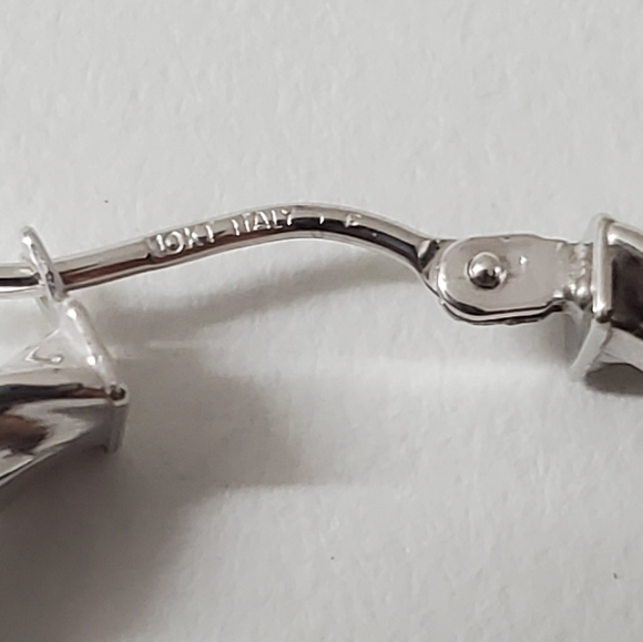 10K Gold Twisted Hoop Earrings: A Bold Statement of Elegance - Picture 6 of 8